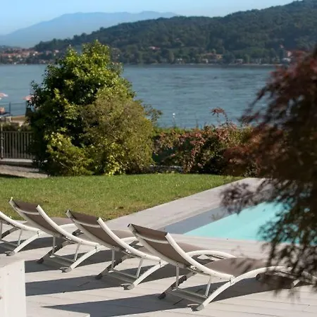 Villa Sleeps 13 Pool Wifi Meina