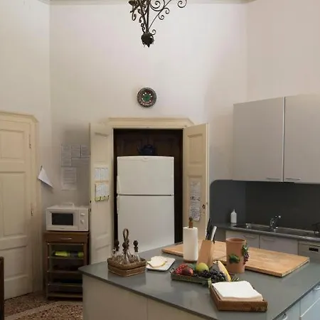 Sleeps 13 Pool Wifi * Meina