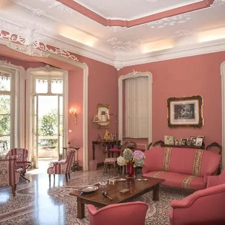 Sleeps 13 Pool Wifi Villa