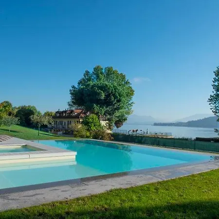 Villa Sleeps 13 Pool Wifi